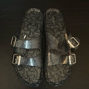 Women’s slide sandal size 11